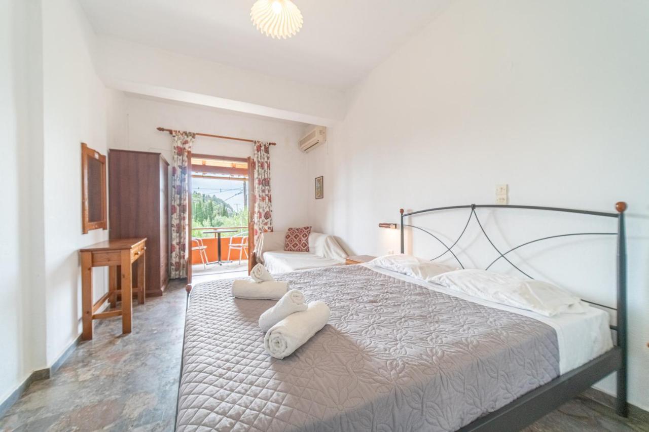 Arianna Studio Ground Floor 5 ปาเลโอกัสไตรซา ภายนอก รูปภาพ